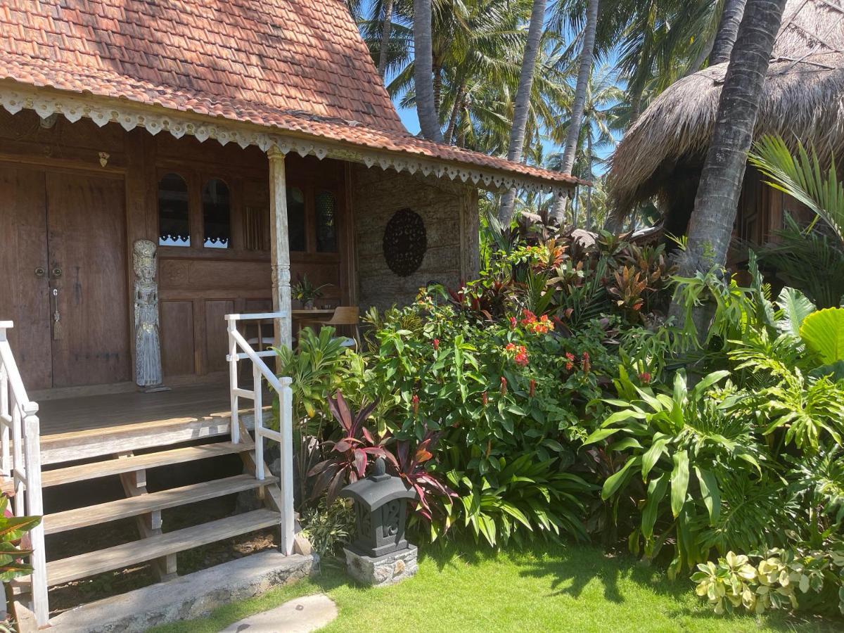 Louka Beach Bali Tianyar Eksteriør bilde