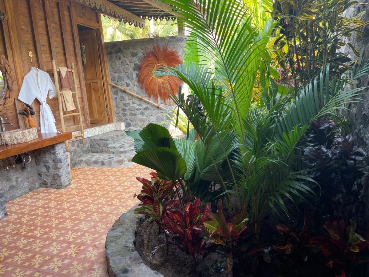 Louka Beach Bali Tianyar Eksteriør bilde